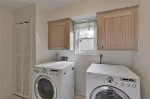 19518 Alinawood Dr, Humble, TX 77346 - Photo 16