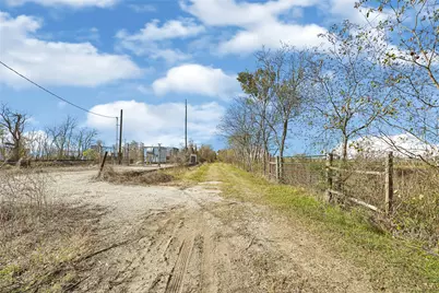 1207 County Road 615, Dayton, TX 77535 - Photo 14