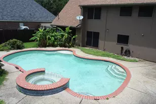 5101 Arrowhead Dr, Baytown, TX 77521 - Photo 2