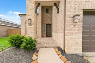 11310 Thompson Bend Dr, Humble, TX 77396 - Photo 4