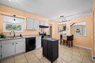 4915 Charnock Dr, Alvin, TX 77511 - Photo 10