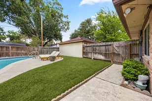 12514 Hazelwood Ln, Houston, TX 77077 - Photo 32