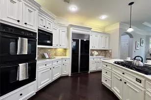 24 St Christopher Ct, Sugar Land, TX 77479 - Photo 10