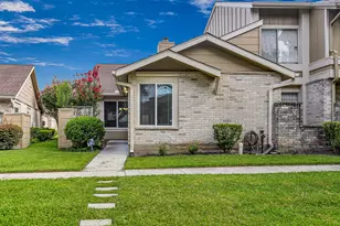 11516 Village Pl Dr, Houston, TX 77077 - Photo 2