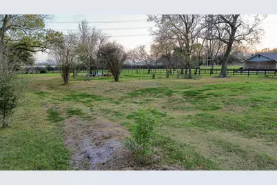 1003 Bowie Street, Baytown, TX 77520 - Photo 4