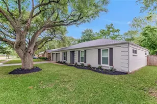 5610 Duxbury St, Houston, TX 77035 - Photo 2