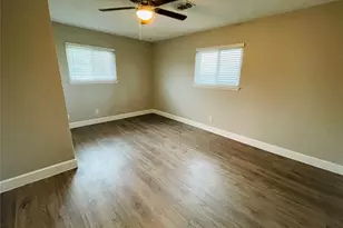 431 N 6th St, La Porte, TX 77571 - Photo 10