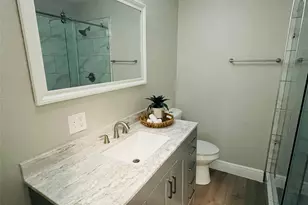 431 N 6th St, La Porte, TX 77571 - Photo 4