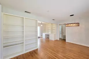 5536 Aspen St, Houston, TX 77081 - Photo 8