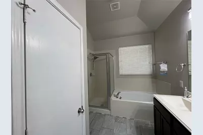 11418 Barbican Court, Conroe, TX 77304 - Photo 10