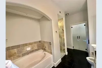 1901 Post Oak Boulevard #3215, Houston, TX 77056 - Photo 16