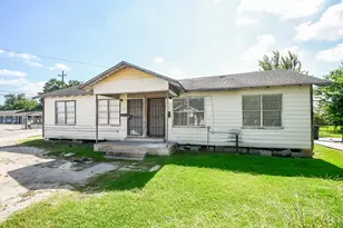6024 Collingsworth St, Houston, TX 77026 - Photo 1