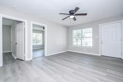 6024 Collingsworth Street #2, Houston, TX 77026 - Photo 4