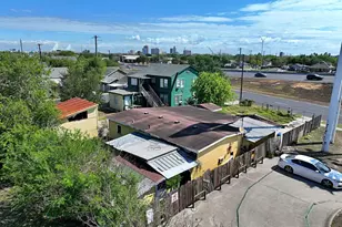 1217 17th St, Corpus Christi, TX 78405 - Photo 2