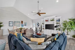 870 Kahla Dr, Crystal Beach, TX 77650 - Photo 10