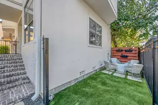 1328 W 23rd St, Houston, TX 77008 - Photo 2