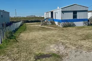 2529 Mcdonald Rd, Oyster Creek, TX 77541 - Photo 1