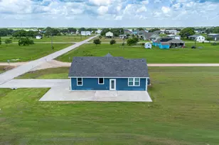497 Arrowhead Dr, Palacios, TX 77465 - Photo 18