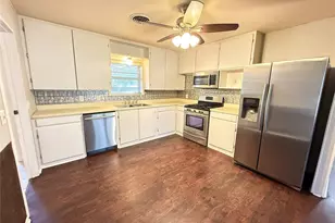 1608 Michael St, El Campo, TX 77437 - Photo 8