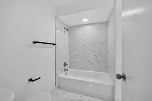 9592 Doliver Dr, Houston, TX 77063 - Photo 32