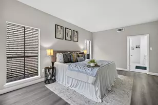 9592 Doliver Dr, Houston, TX 77063 - Photo 14