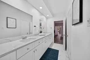 9592 Doliver Dr, Houston, TX 77063 - Photo 18