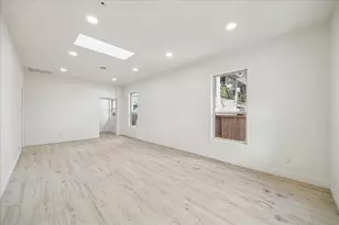 437 N Everton St, Houston, TX 77003 - Photo 8