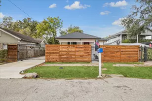 437 N Everton St, Houston, TX 77003 - Photo 2