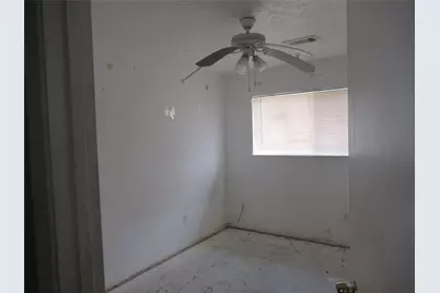 4122 Belgrade Drive, Houston, TX 77045 - Photo 14