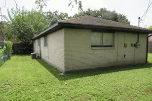 4122 Belgrade Dr, Houston, TX 77045 - Photo 4