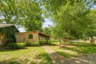 717 E Houston Ave, Crockett, TX 75835 - Photo 30