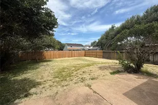 921 S 6th St, La Porte, TX 77571 - Photo 18