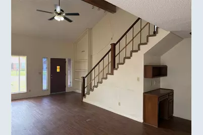 921 S 6th Street, La Porte, TX 77571 - Photo 4