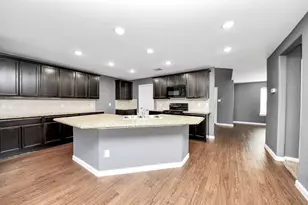 9726 Shimmering Lakes Dr, Rosharon, TX 77583 - Photo 12