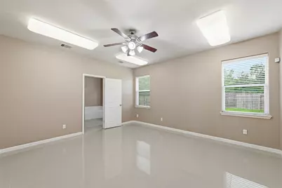 8234 Hall View Drive, Houston, TX 77075 - Photo 14