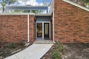 1906 River Falls Dr, Houston, TX 77339 - Photo 4