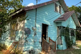 713 S Banks St, Caldwell, TX 77836 - Photo 4