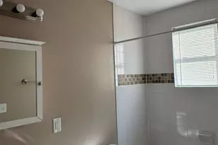 1225 W 25th St, Houston, TX 77008 - Photo 6