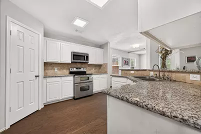 202 N Vesper Bend Circle, The Woodlands, TX 77382 - Photo 18