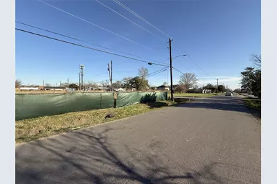 8935 Jutland Road, Houston, TX 77033 - Photo 6