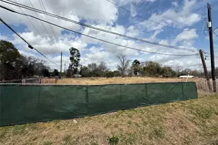 8935 Jutland Rd, Houston, TX 77033 - Photo 4