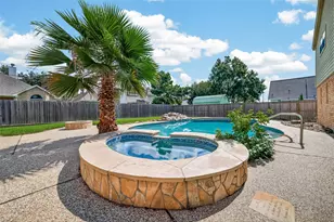 5026 Mockingbird Ln, Katy, TX 77493 - Photo 2