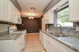 12335 Haroldson Forest Dr, Houston, TX 77044 - Photo 8