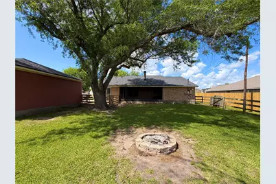 7109 Beechwood Drive, Angleton, TX 77515 - Photo 32