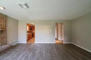 2714 Owens Cross Dr, Houston, TX 77067 - Photo 2