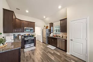 128 Red Deer Wy, Huntsville, TX 77320 - Photo 12