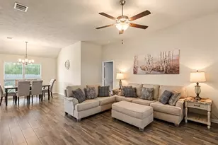 128 Red Deer Wy, Huntsville, TX 77320 - Photo 6