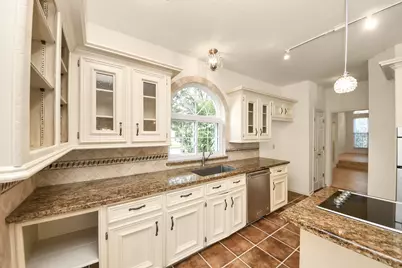 1302 Wickshire Lane, Houston, TX 77043 - Photo 20