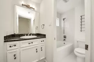 1302 Wickshire Ln, Houston, TX 77043 - Photo 32