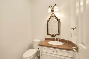 1302 Wickshire Ln, Houston, TX 77043 - Photo 12
